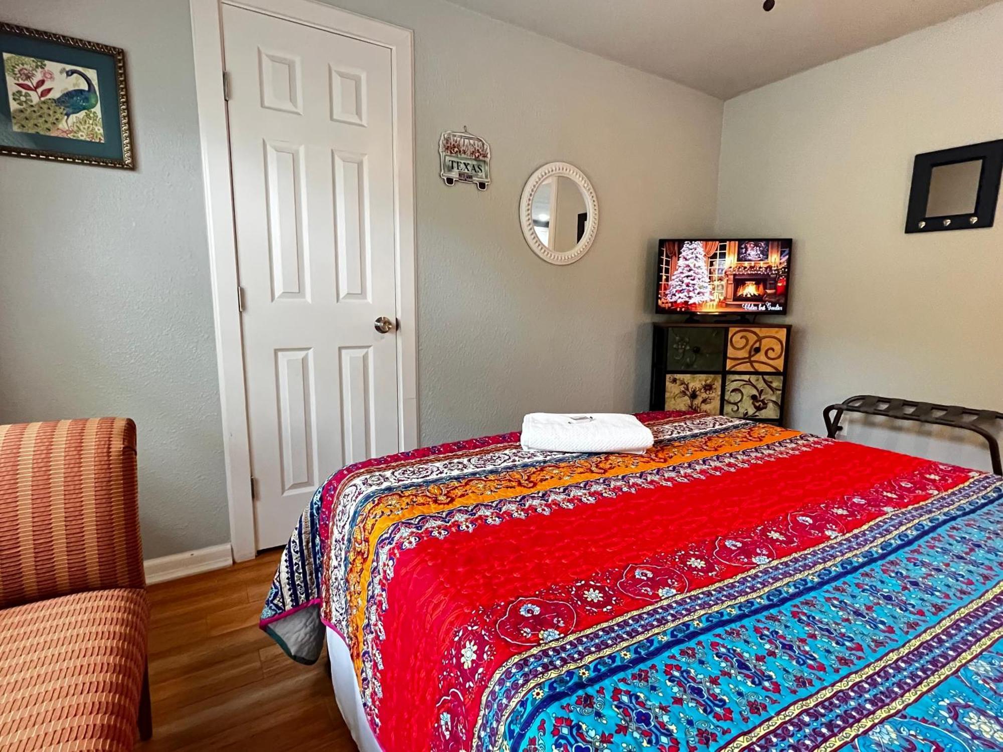 Boho Bliss- Cozy Private Room 2 Miles From Alamodome! San Antonio Ngoại thất bức ảnh