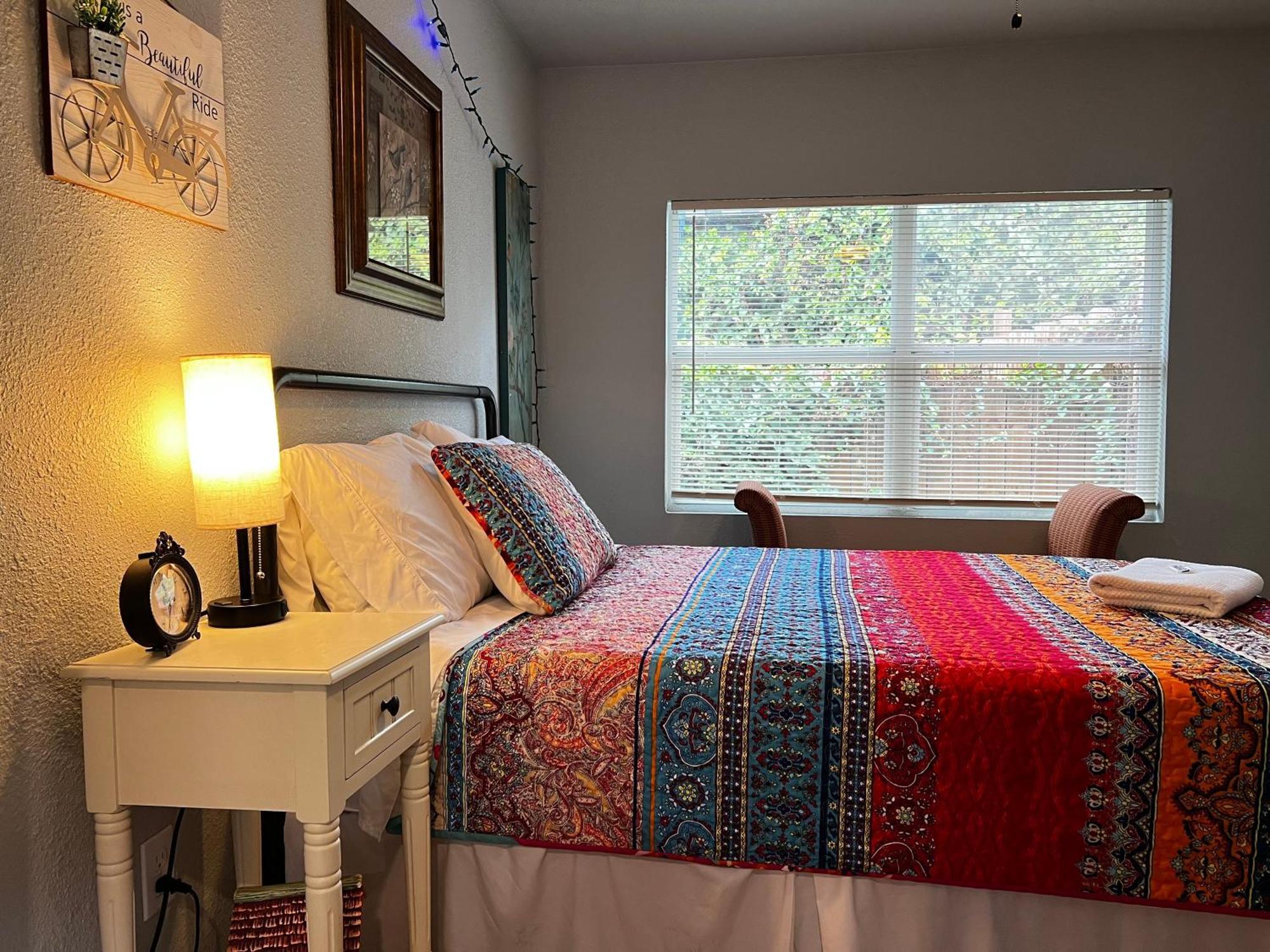 Boho Bliss- Cozy Private Room 2 Miles From Alamodome! San Antonio Ngoại thất bức ảnh
