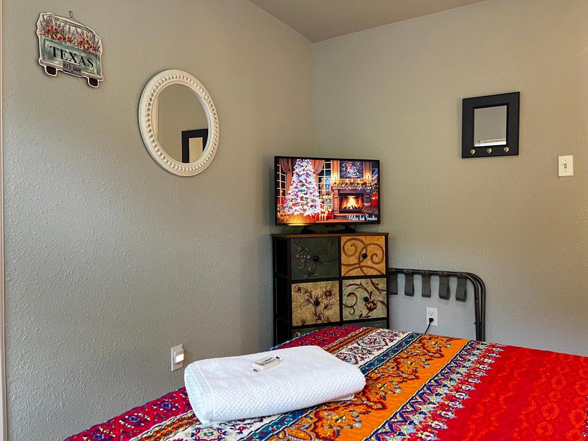 Boho Bliss- Cozy Private Room 2 Miles From Alamodome! San Antonio Ngoại thất bức ảnh