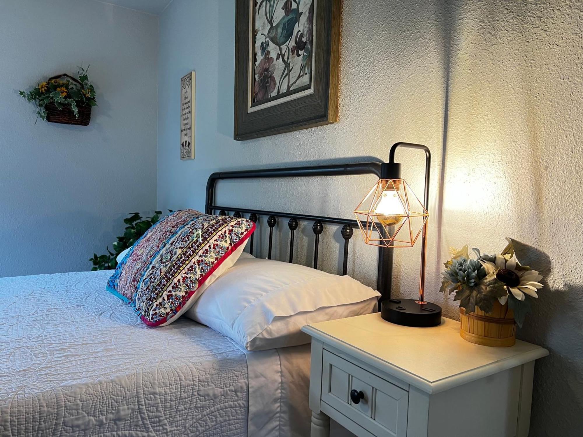 Boho Bliss- Cozy Private Room 2 Miles From Alamodome! San Antonio Ngoại thất bức ảnh